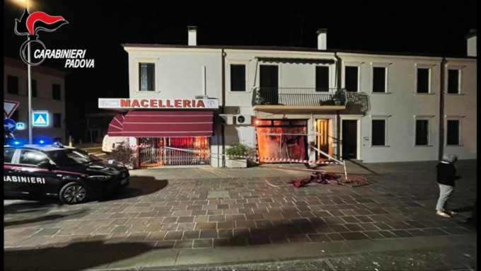 Bomba ad alto potenziale per sventrare una macelleria: tra i responsabili anche un simpatizzante della Mala del Brenta