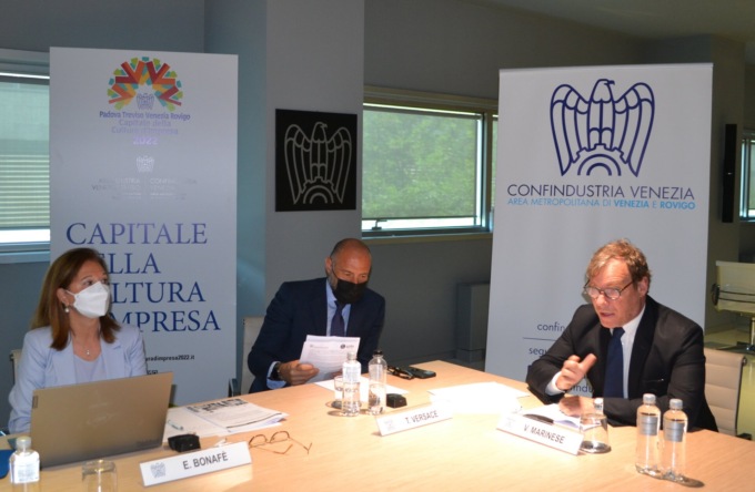 Una nuova etichetta per comunicare la sostenibilità ambientale di bevande e bottiglie