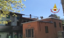 Incendio in un garage a Teglio, le fiamme raggiungono anche l'appartamento vicino