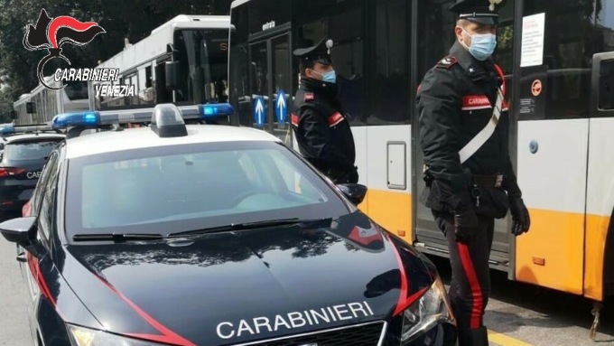 Giovane francese doveva scontare 15 anni di galera ma era a spasso… a Mestre