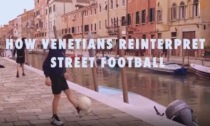 Venezia reinventa il gioco del calcio: il video virale dei passaggi... sul canale