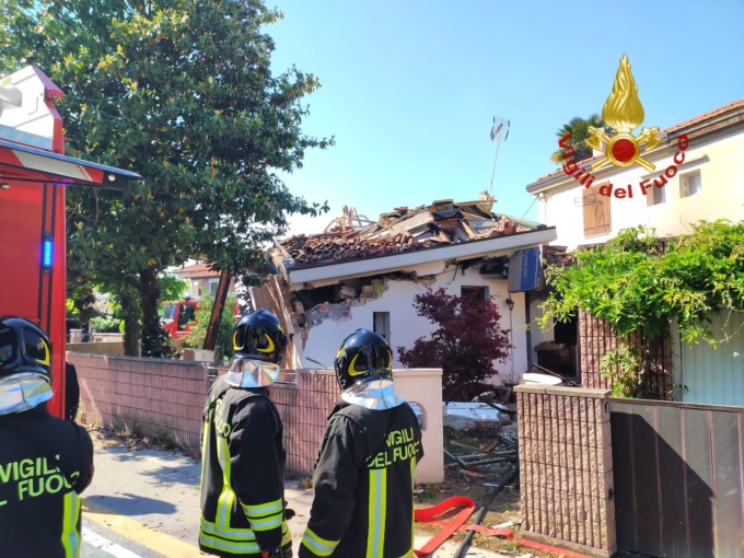 Fuga di gas fa esplodere abitazione a San Donà di Piave