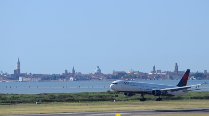 Delta Air Lines torna a Venezia: ripartono i voli per New York e Atlanta