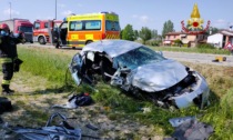 Drammatico incidente tra auto e camion: ferita una bimba