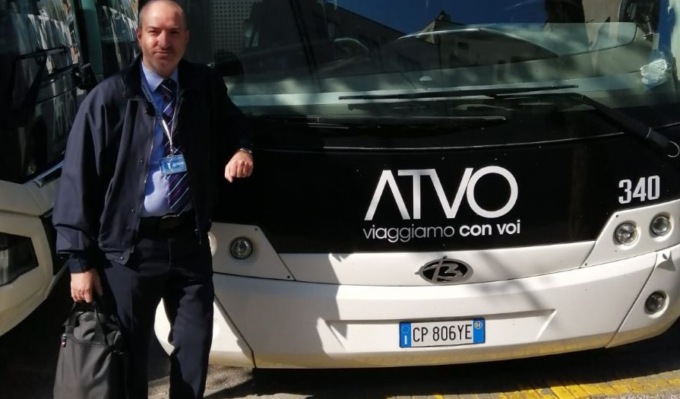 Autista del bus eroe salva una donna che voleva gettarsi dal Ponte della Vittoria