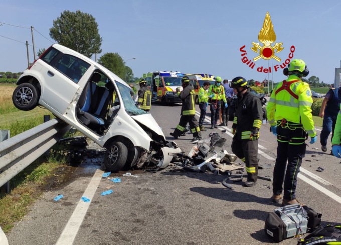 Tragico schianto sulla Treviso Mare: un morto e due feriti
