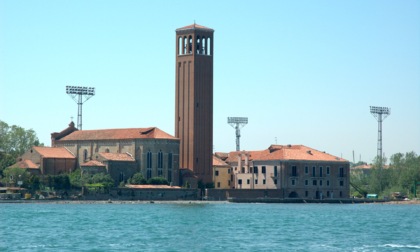 Shock a Venezia: il corpo senza vita di un uomo riaffiora dalle acque della Laguna