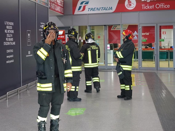 Panico nella stazione di Santa Lucia: allarme bomba, tutte le squadre in azione