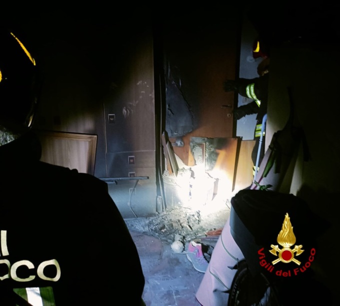 Mestre, principio d’incendio nel garage: quattro persone intossicate