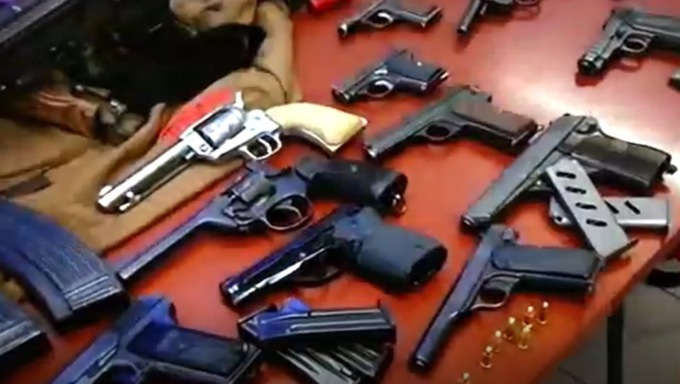 Minacce, passamontagna e proiettili: “lavoravano” così gli insaziabili rapinatori veneziani