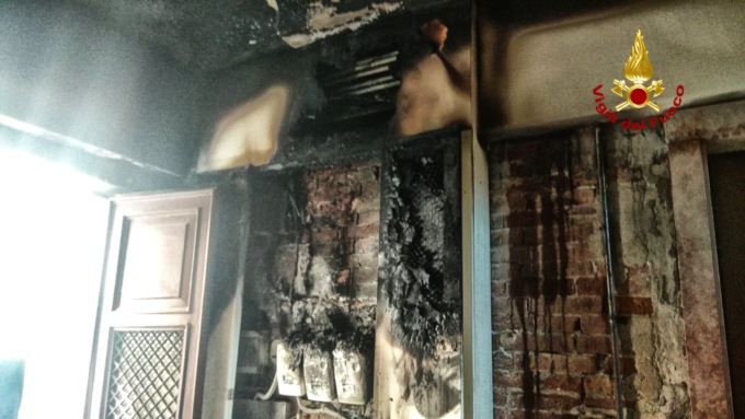Paura nel centro storico di Venezia: in fiamme il vano contatori di una palazzina