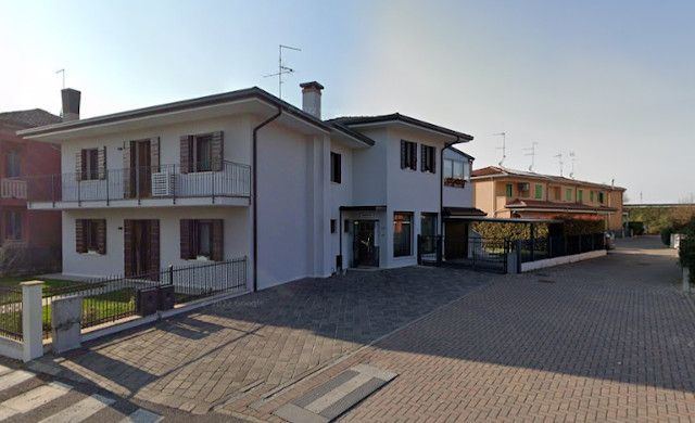 Cerca di uccidere l’ex moglie con una balestra poi si suicida: lei è in gravissime condizioni