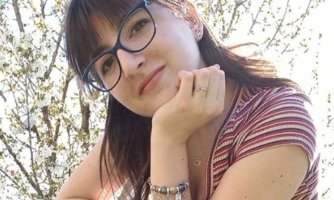 La febbre alta, la polmonite e poi la morte improvvisa in pochi giorni: addio alla giovane Elena