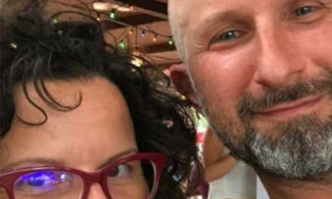 Perde la moglie per una grave malattia: i colleghi gli donano le ferie per stare con i figli
