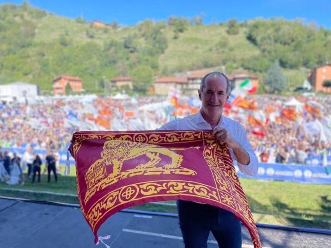 Zaia show a Pontida: “L’autonomia vale anche la messa in discussione di un Governo”