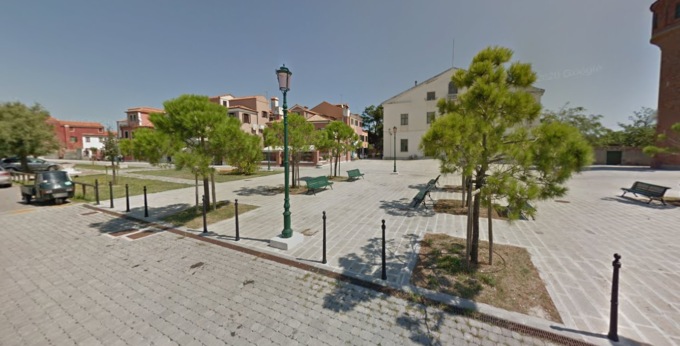 Una sola bimba in classe con 5 maschi: genitori turbati diffidano la scuola elementare