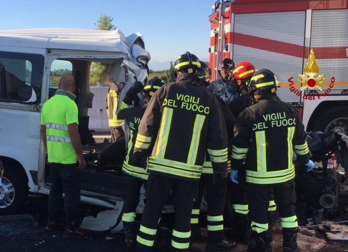 Le immagini della strage in Autostrada A4: sei morti