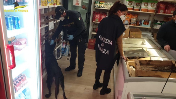 Rione Piave a Mestre, intensificati i controlli: droga, sequestri e lavoratori “in nero”