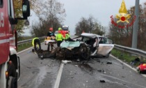 Drammatico frontale a Mestre: un'auto disintegrata dopo l'impatto con un camion