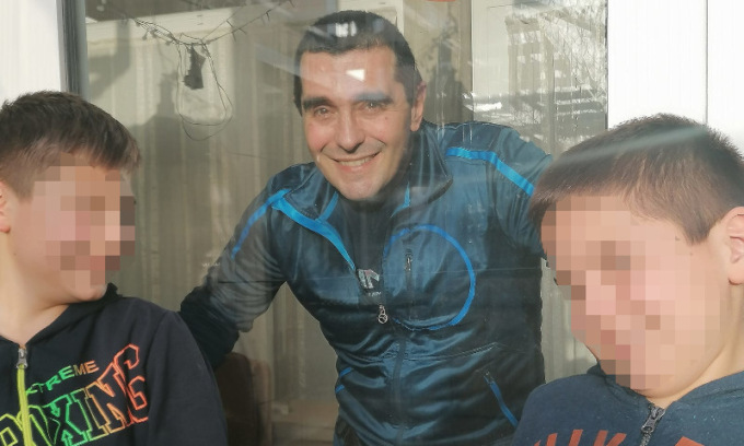 Mattia, 12 anni, cura il padre di 51 anni malato: un anonimo gli dona 2mila euro