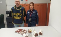 Venezia: sequestro di conchiglie e sigari cubani all'aeroporto "Marco Polo" di Tessera