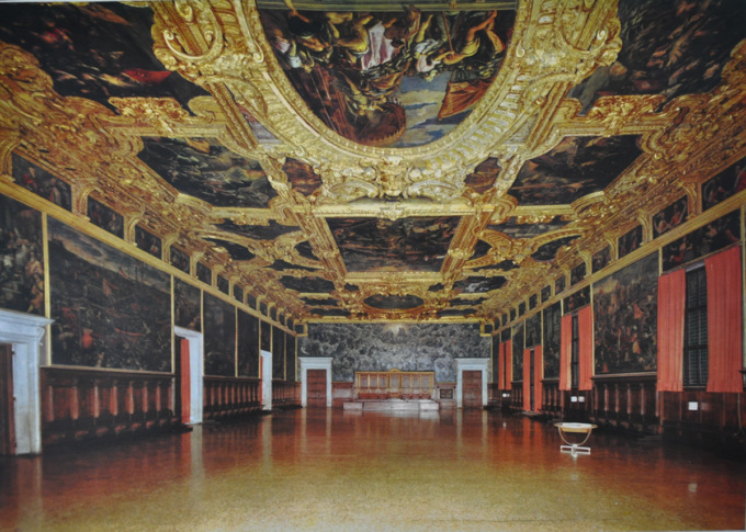 Violenta lite tra turisti cafoni a Palazzo Ducale: sfiorati i capolavori di Veronese, Jacopo e Domenico Tintoretto