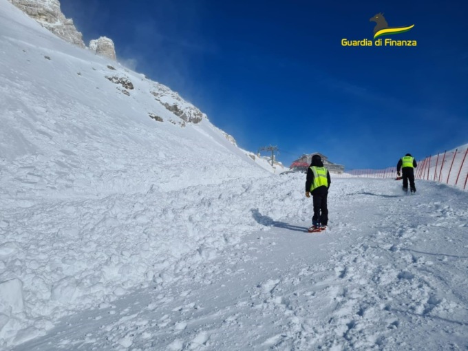 52enne di Mestre viva per miracolo: era stata sepolta da una valanga