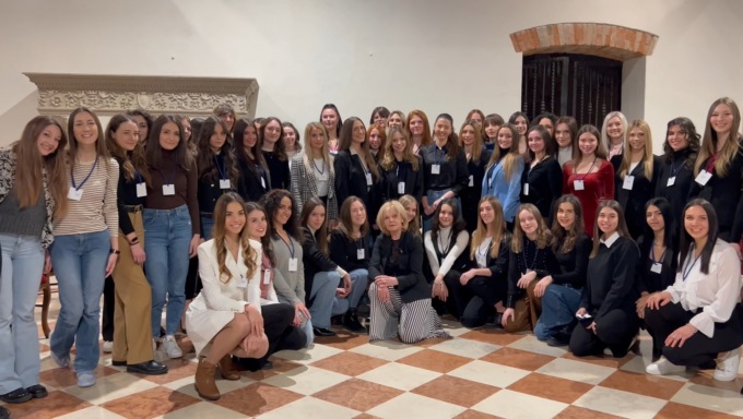 Carnevale di Venezia 2023: ecco a voi le 12 (stupende) Marie