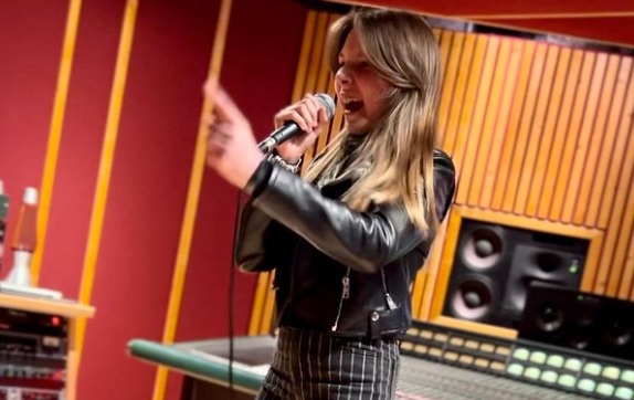 E’ l’11enne Nicole Di Danieli, in arte KOI, la vera “star” di Sanremo 2023
