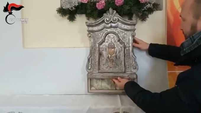Ritrovato dopo 21 anni un tabernacolo di fine Ottocento rubato da una chiesa