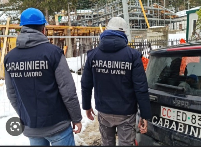 Ispezioni nei cantieri: lavoratori regolari ma norme di sicurezza ignorate