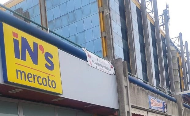 E’ un ladro seriale violento ma è sempre a spasso: il guineano entra nei super e fa razzia di cibo