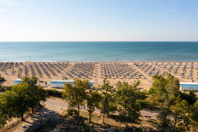 Bimba di otto anni muore in mare mentre fa il bagno a Bibione