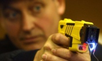 Fine della sperimentazione del taser: l'arma resterà nella fondina degli agenti di Polizia locale