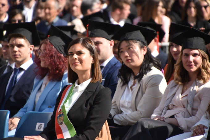 Congratulazioni dottori! Ecco le foto delle lauree in piazza San Marco