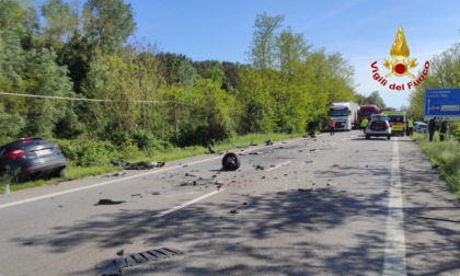 Incidente sulla Romea a Chioggia: un'auto si rovescia, l'altra finisce nel fosso. Un morto e tre feriti