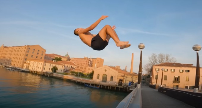 Tuffatori supercafoni a Venezia: identificati 4 inglesi e un veneziano