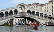 Madonna Pellegrina di Fatima a Venezia, le foto dell'arrivo sul Canal Grande