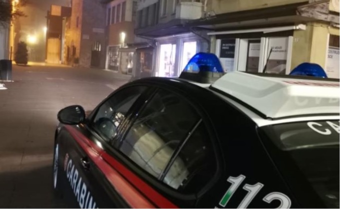 Piuttosto che stare in casa con la compagna preferisce il carcere ed evade dai domiciliari