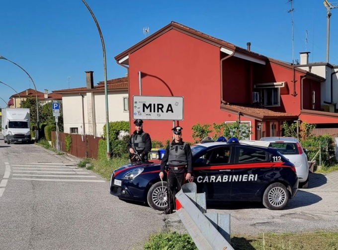 Ladro di rame a Oriago, tranciava e rubava i cavi dell’illuminazione pubblica con una tenaglia