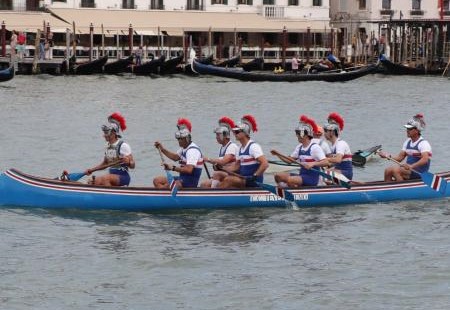 Vogalonga, 2mila barche a remi a Venezia contro il moto ondoso