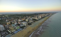 Malore fatale in spiaggia a Jesolo: 71enne muore sotto gli occhi dei famigliari