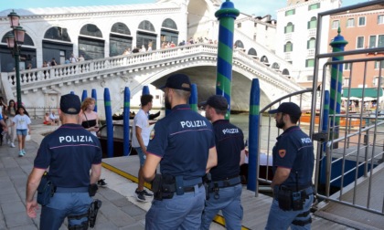 In stazione senza documenti e senza biglietti per i treni: borseggiatrici allontanate dalla città