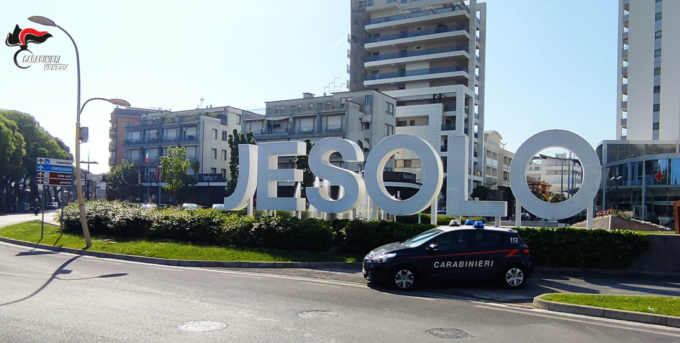 Pusher armato e condannato se la spassava in un hotel di Jesolo