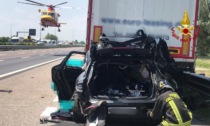 Auto contro un camion in A4: morto il conducente, feriti due minorenni