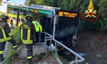 Violento scontro tra furgone e un bus di linea a Mestre, le immagini