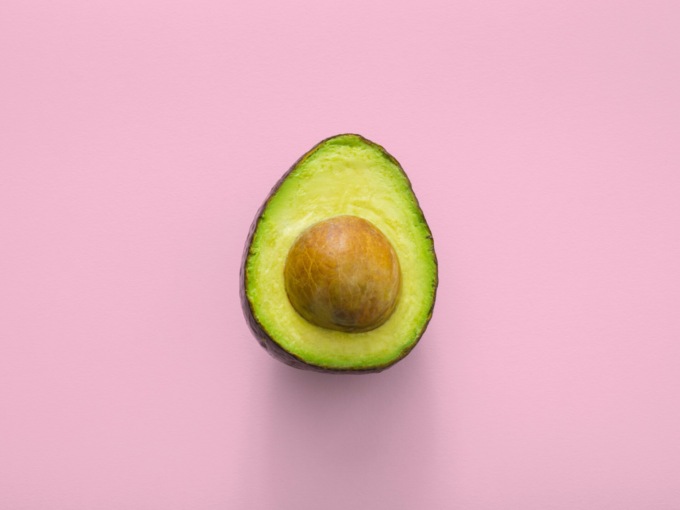 Avocado Day: storia, curiosità e ricette con il frutto tropicale più amato