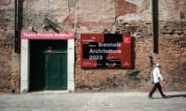 Come funziona la Biennale Architettura 2023 a Venezia: foto, info, mappe