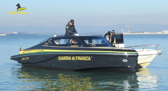 Nella lotta alla concorrenza sleale e difesa della salute pubblica, finiscono chili di vongole