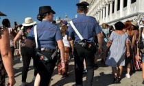 Borseggi a Venezia: i consigli dei Carabinieri per non farsi derubare in vaporetto o tra le calli